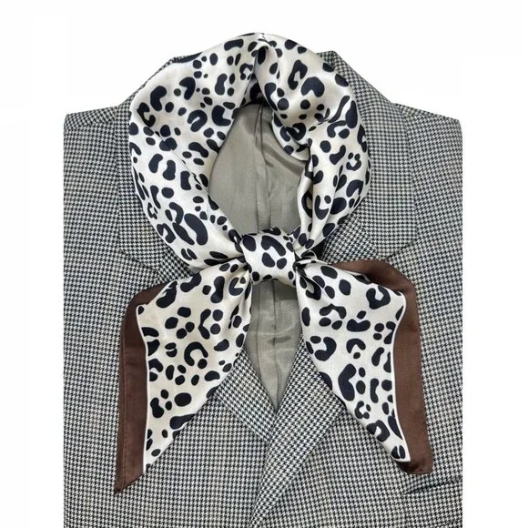 ✨Elegant Bandana Square Scarf Silky Satin Cheetah Print Leopard Head Neck Brown - Picture 1 of 5
